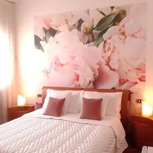 https://tosca-house.it-lombardy.com